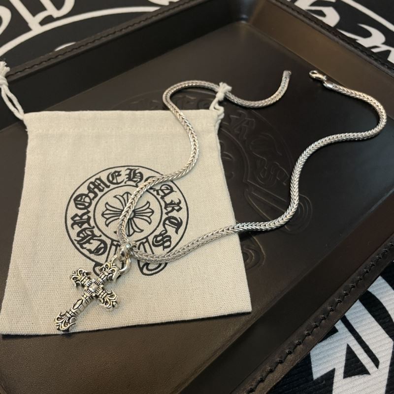 Ch*0me He**ts necklaces
